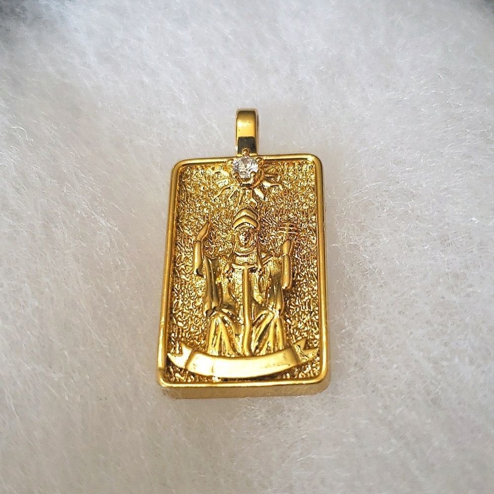 The Hierophant, Tarot card pendant